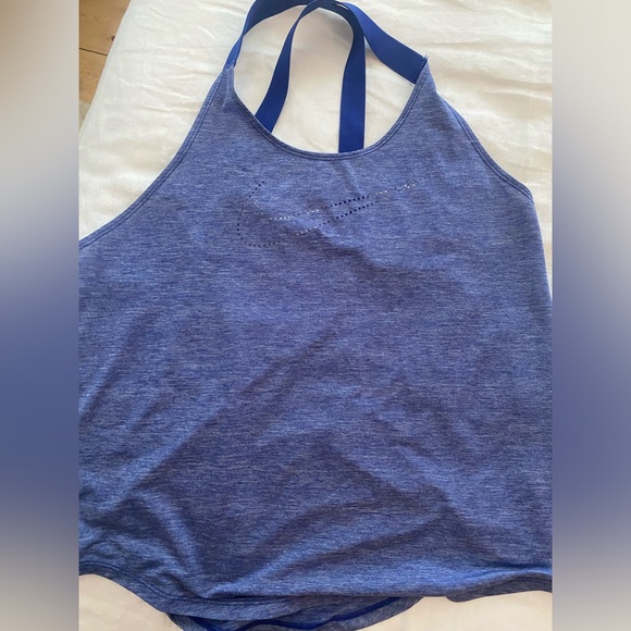 Nike running top - Picture 2 of 3